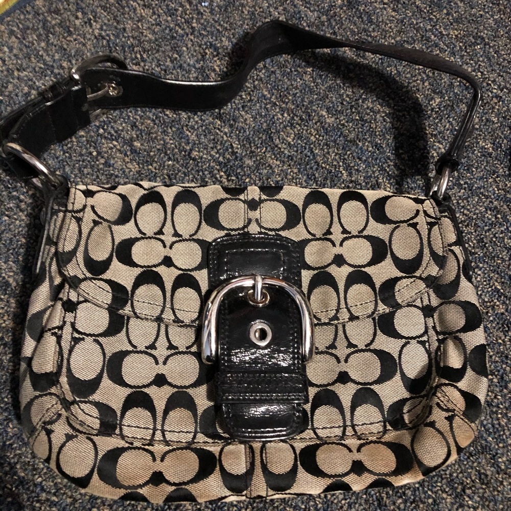 Black and great Coach shoulder bag